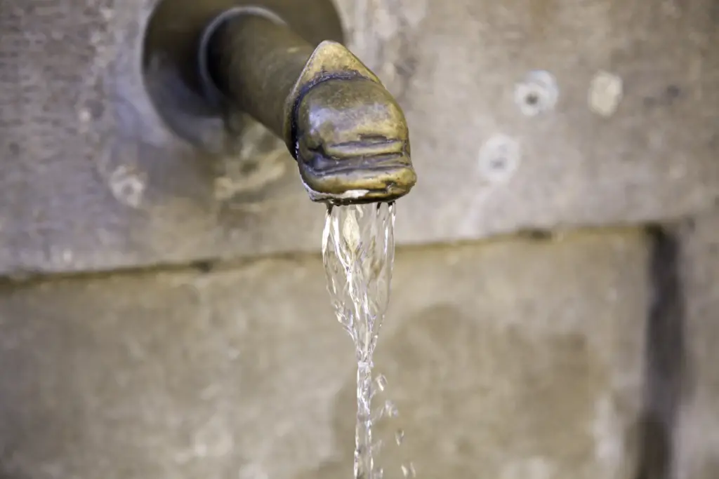 Who To Call For Water Leak In Wall Icon Home Inspectors (6)