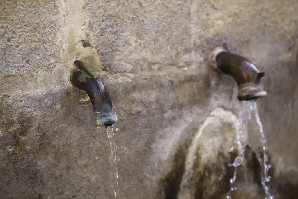 Who To Call For Water Leak In Wall Icon Home Inspectors (7)