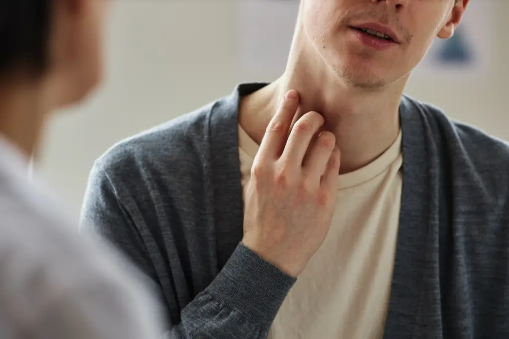 Can mold cause sore throat Berea Ohio